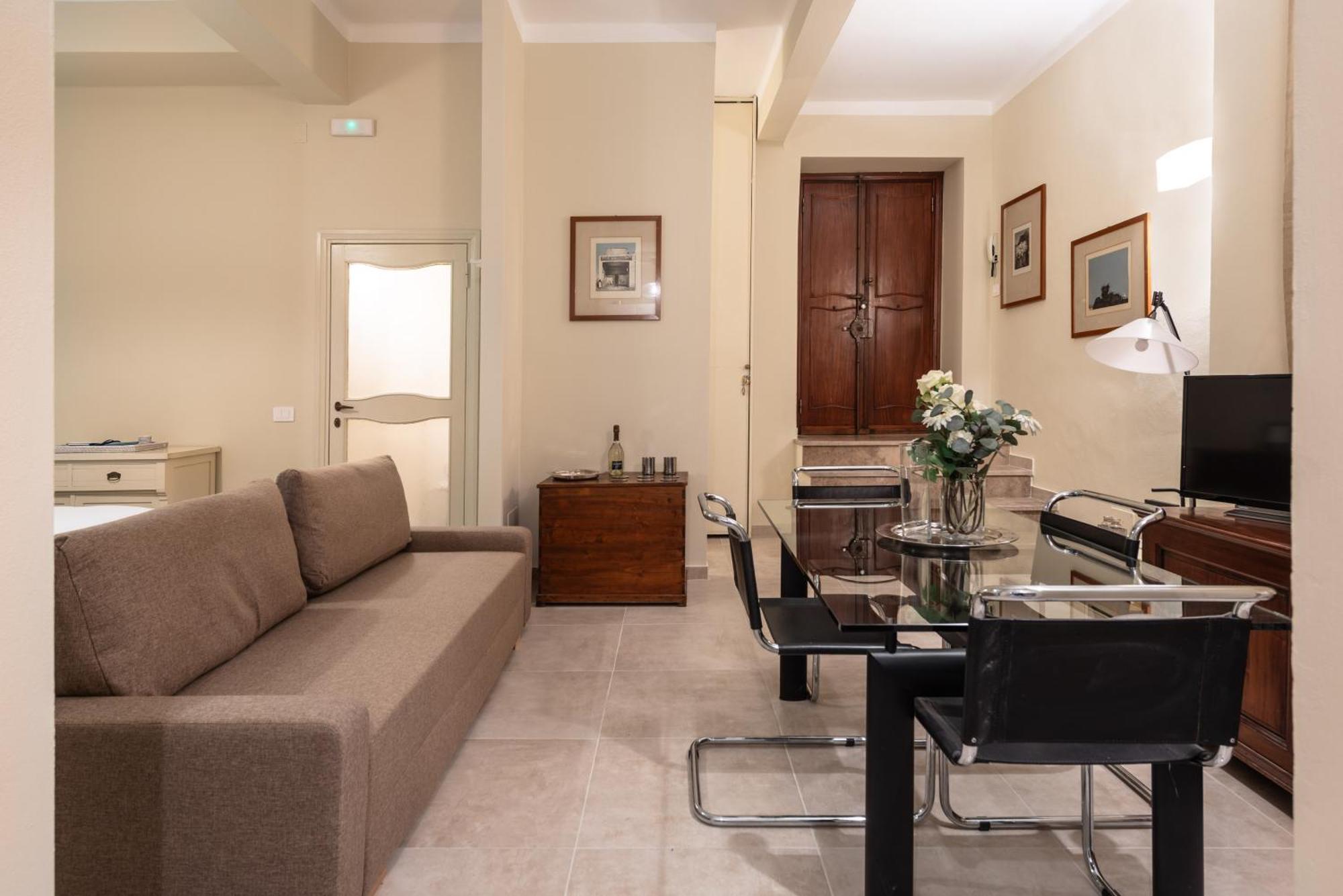 Hostly-suite Il Mediceo-lungarni In Town Center Apartment *