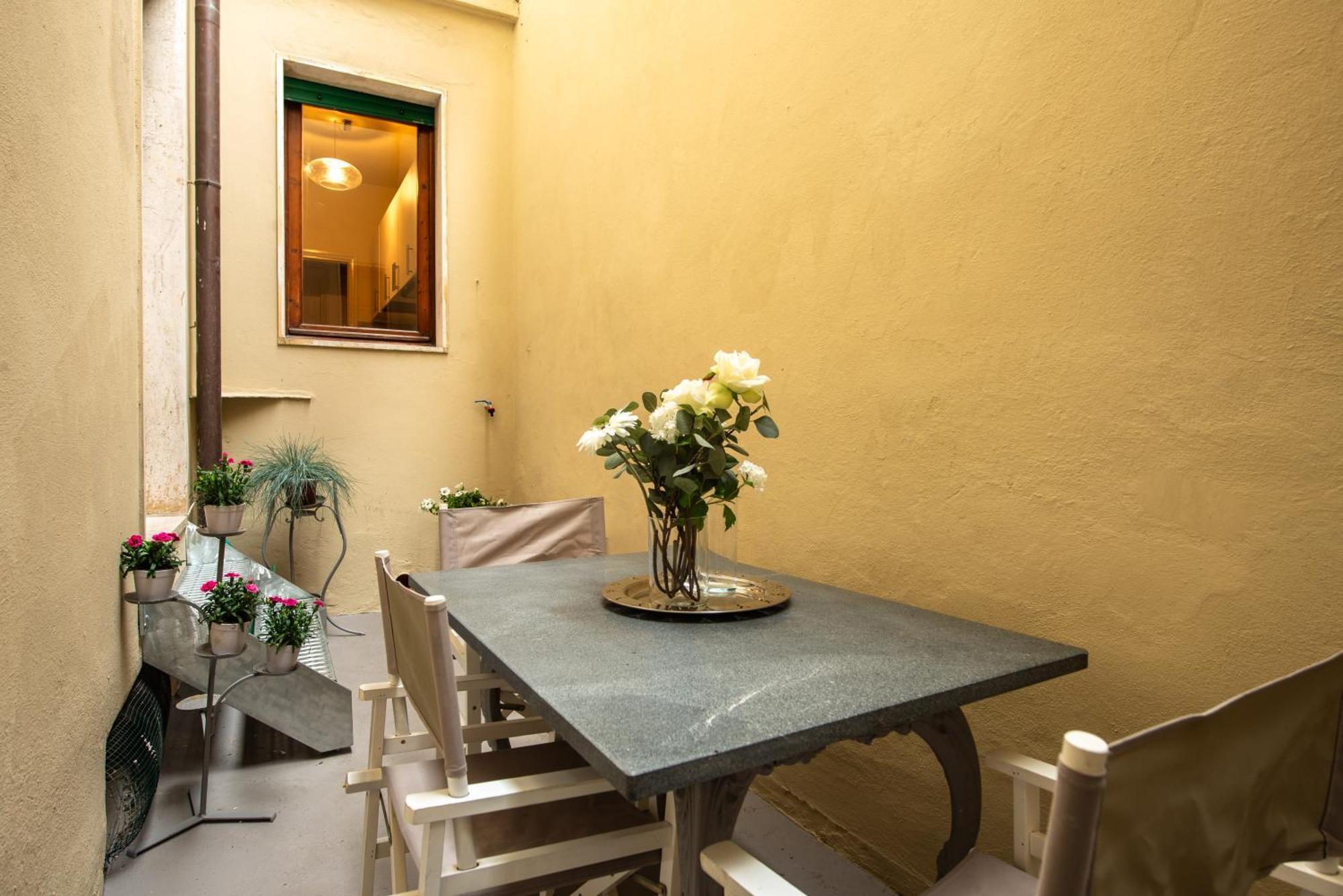 Hostly-suite Il Mediceo-lungarni In Town Center Apartment Pisa