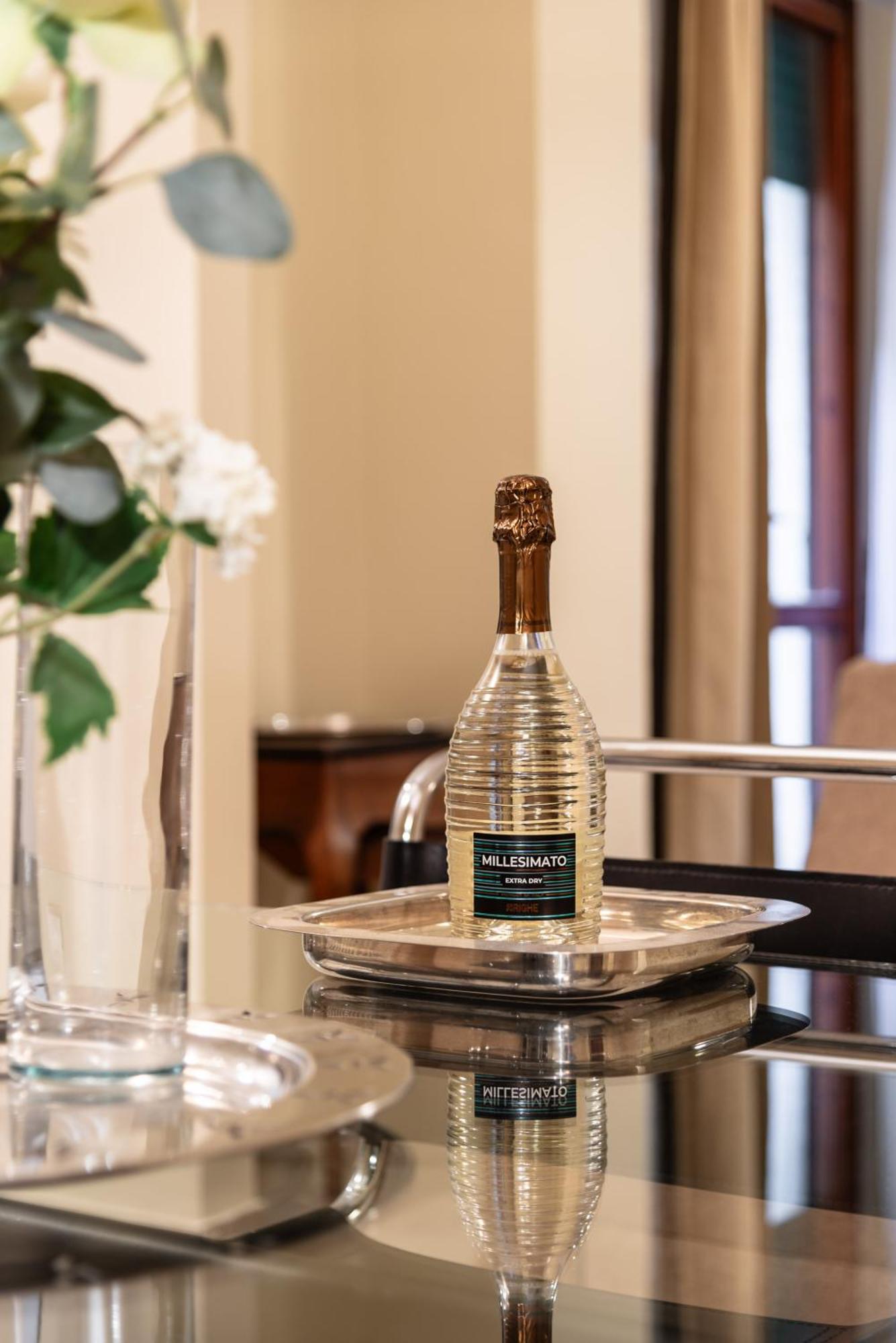 Hostly-suite Il Mediceo-lungarni In Town Center * Pisa
